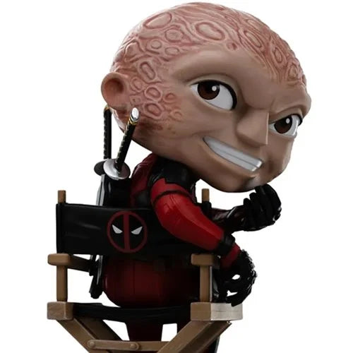 Detailed view of Deadpool Unmasked MiniCo figure hands and accessories – Iron Studios collectible